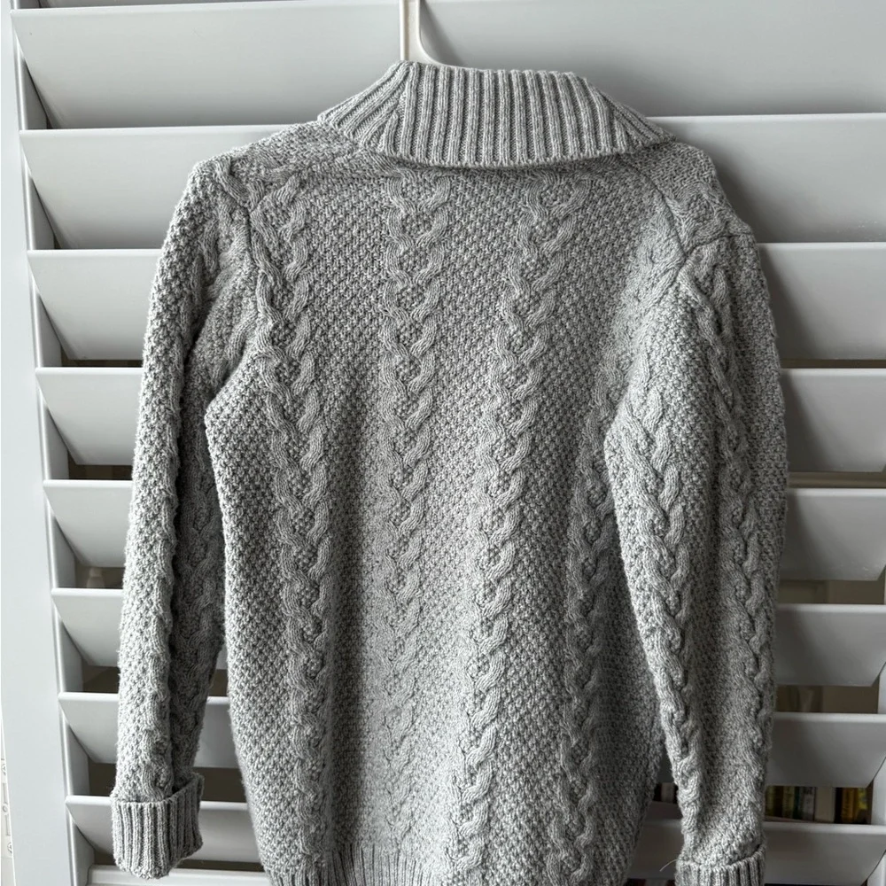 Assorted Sweaters and Jackets Collection - Picture 7 of 14